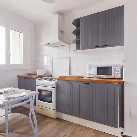 2br W Balcony And Splendid View On The Mountains In - Welkeys *