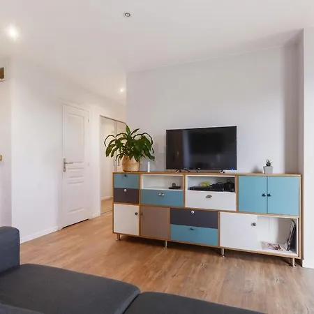 2br W Balcony And Splendid View On The Mountains In - Welkeys * Annecy