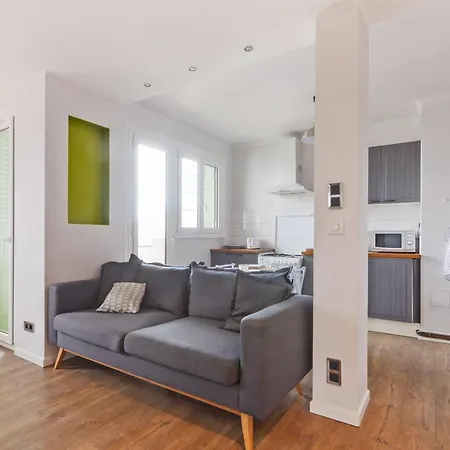 2br W Balcony And Splendid View On The Mountains In - Welkeys * Annecy