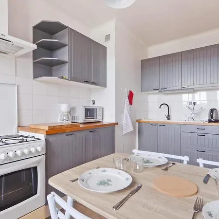 2br W Balcony And Splendid View On The Mountains In - Welkeys Apartamento